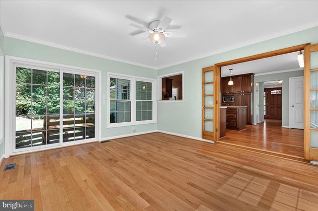 8405 OVERLOOK ST, Vienna, VA 22182