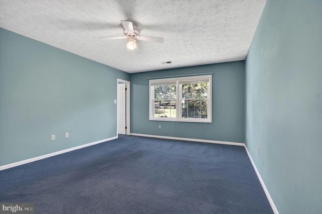8405 OVERLOOK ST, Vienna, VA 22182