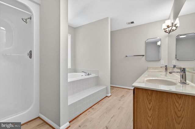8405 OVERLOOK ST, Vienna, VA 22182