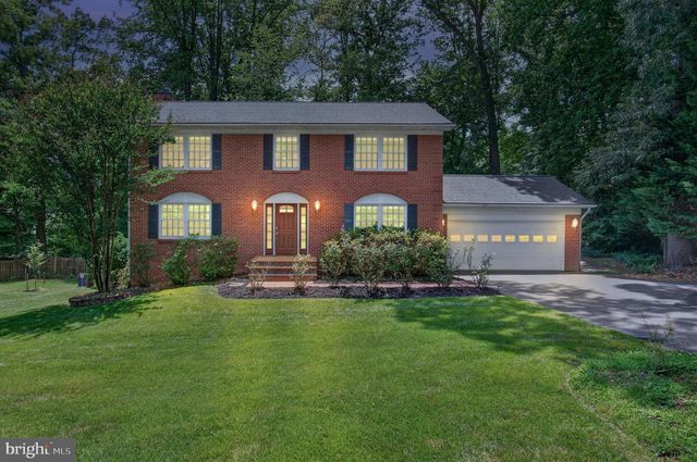8405 OVERLOOK ST, Vienna, VA 22182