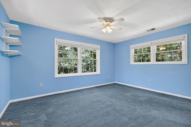 8405 OVERLOOK ST, Vienna, VA 22182