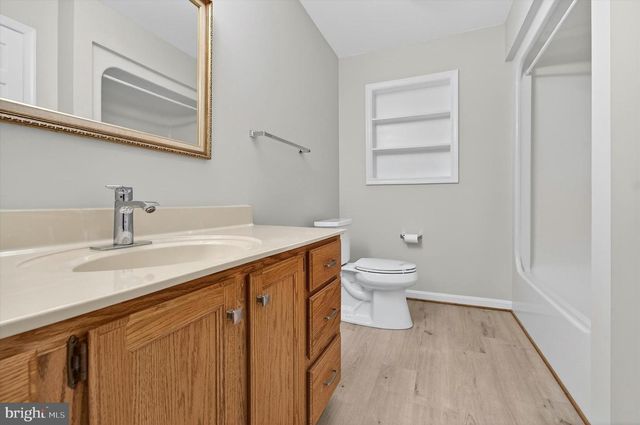 8405 OVERLOOK ST, Vienna, VA 22182