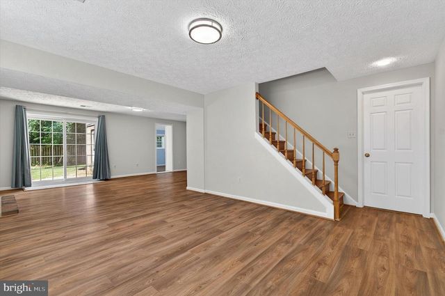 8405 OVERLOOK ST, Vienna, VA 22182