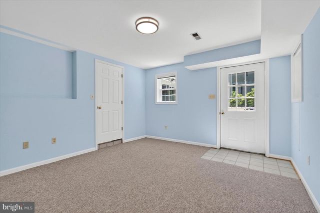 8405 OVERLOOK ST, Vienna, VA 22182