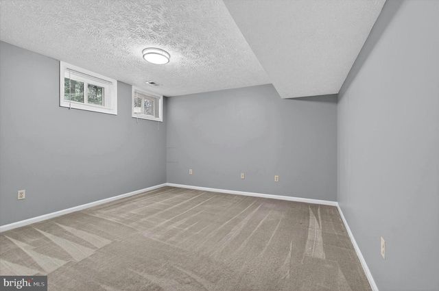 8405 OVERLOOK ST, Vienna, VA 22182