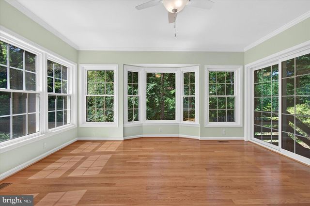 8405 OVERLOOK ST, Vienna, VA 22182