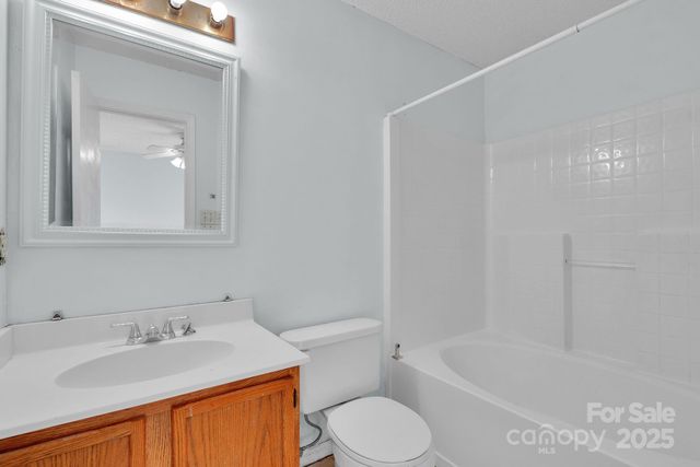 12049 Stewarts Crossing Drive, Charlotte, NC 28215