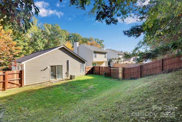 12049 Stewarts Crossing Drive, Charlotte, NC 28215