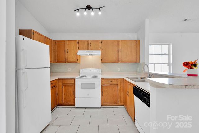 12049 Stewarts Crossing Drive, Charlotte, NC 28215