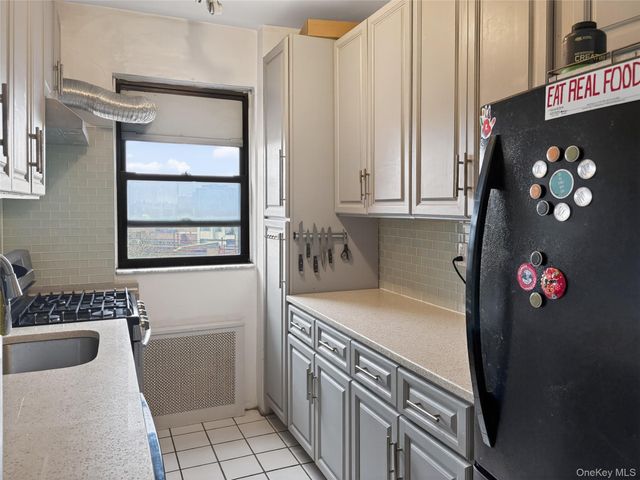 99-52 66 Road 7E, Rego Park, NY 11374