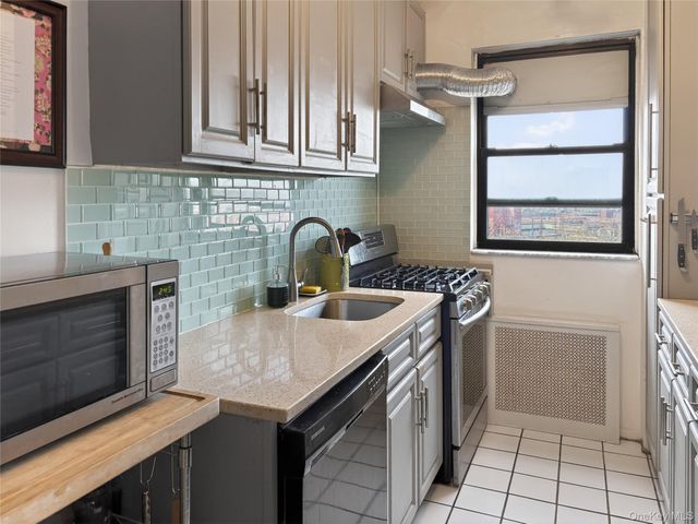 99-52 66 Road 7E, Rego Park, NY 11374