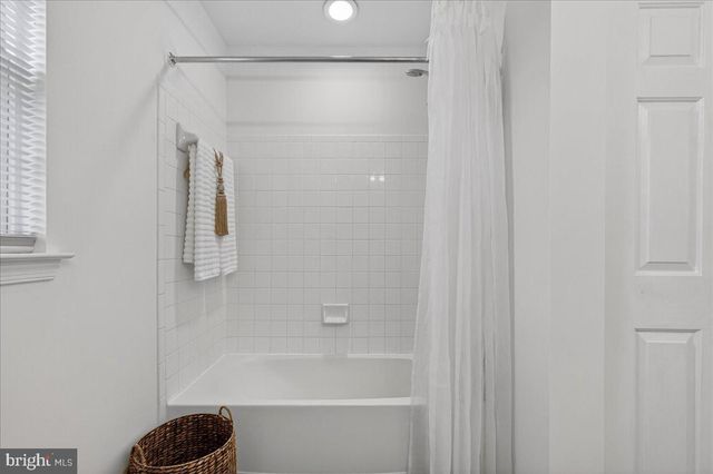 808 BRAMBLEWOOD DR, Douglassville, PA 19518