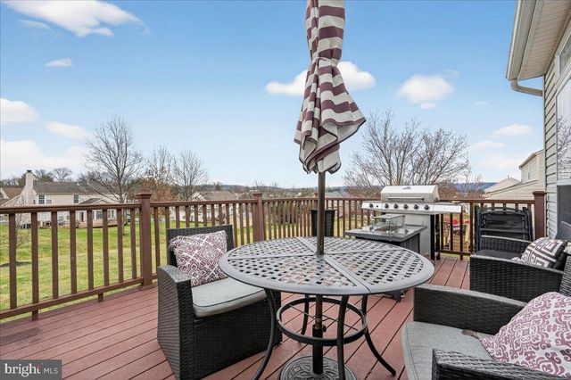 808 BRAMBLEWOOD DR, Douglassville, PA 19518