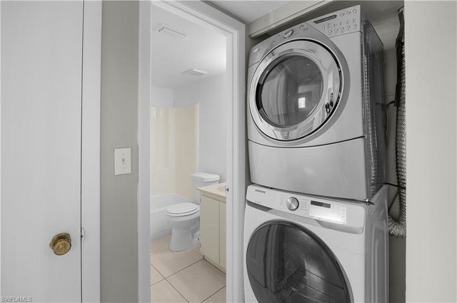 2700 Park Windsor DR 714, Fort Myers, FL 33901