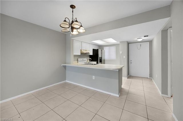2700 Park Windsor DR 714, Fort Myers, FL 33901