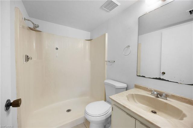2700 Park Windsor DR 714, Fort Myers, FL 33901