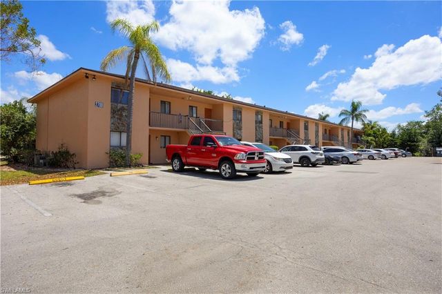2700 Park Windsor DR 714, Fort Myers, FL 33901