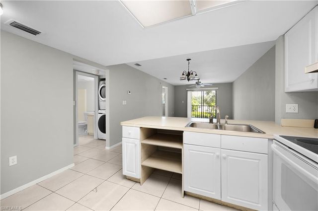2700 Park Windsor DR 714, Fort Myers, FL 33901