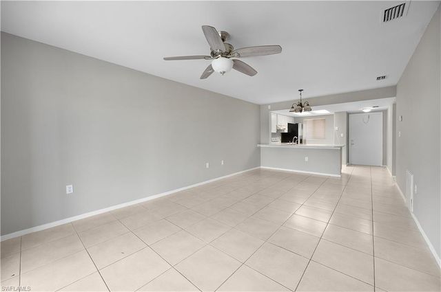 2700 Park Windsor DR 714, Fort Myers, FL 33901