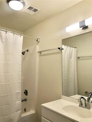 419 Cleveland Street B, Springdale, AR 72764