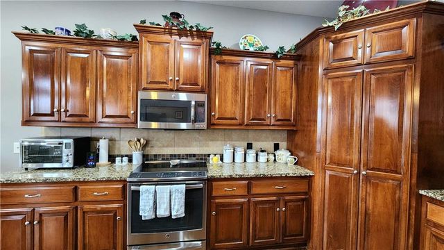 9012 NE 100th Terrace, Kansas City, MO 64157