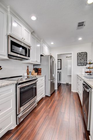 122 Four Master Road Road, Freeport, TX 77541