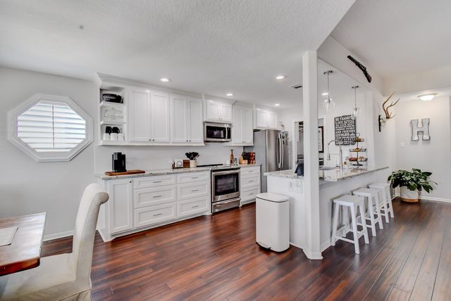 122 Four Master Road Road, Freeport, TX 77541