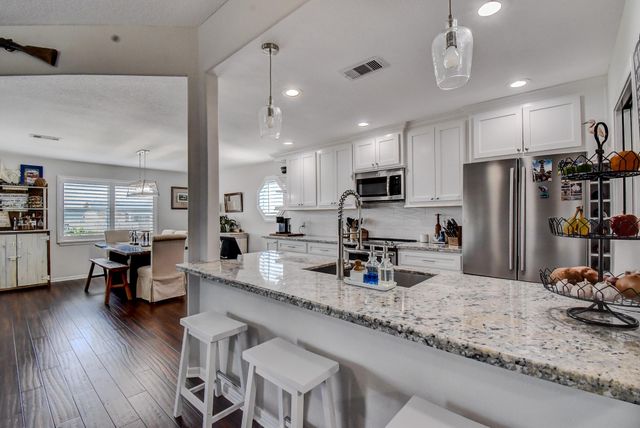 122 Four Master Road Road, Freeport, TX 77541