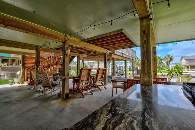 122 Four Master Road Road, Freeport, TX 77541