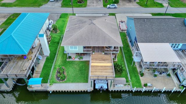 122 Four Master Road Road, Freeport, TX 77541