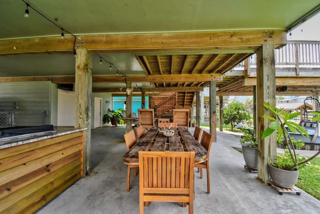 122 Four Master Road Road, Freeport, TX 77541