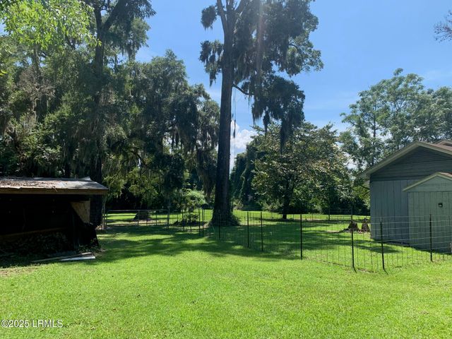 299 Savannah Highway, Beaufort, SC 29906