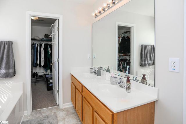 111 Kingsdale Court, Simpsonville, SC 29680