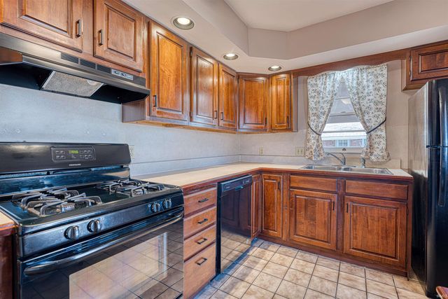 7118 Pollack Avenue, Evansville, IN 47715