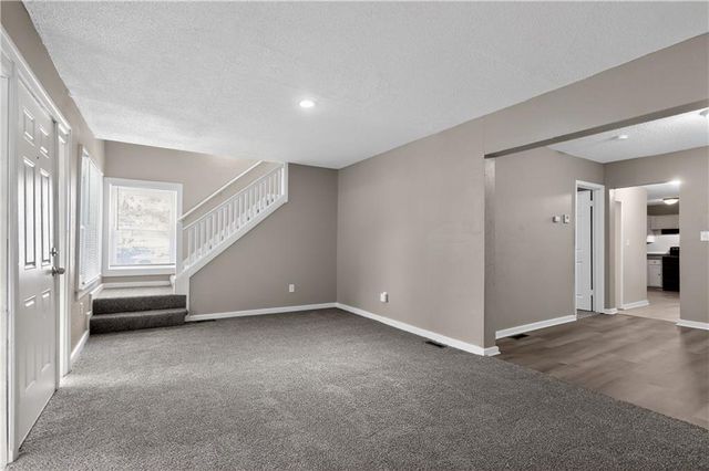 8309 E Gregory Boulevard, Kansas City, MO 64131