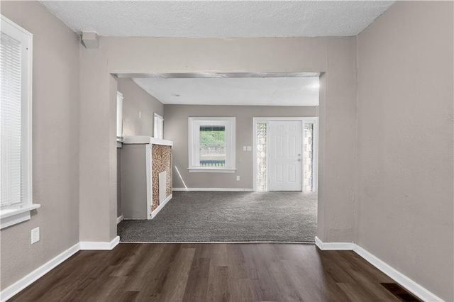 8309 E Gregory Boulevard, Kansas City, MO 64131