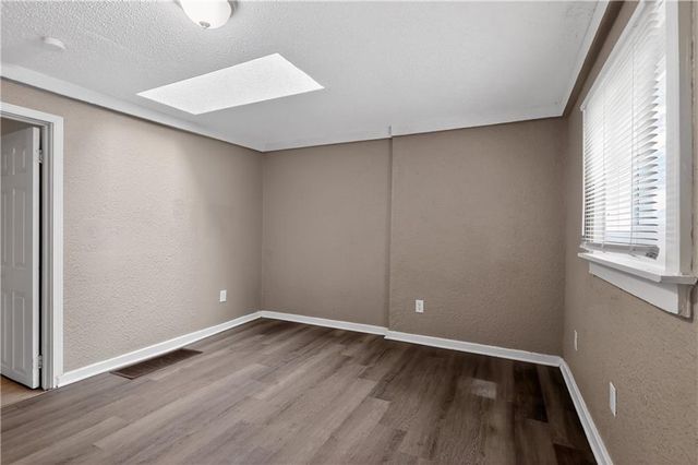 8309 E Gregory Boulevard, Kansas City, MO 64131