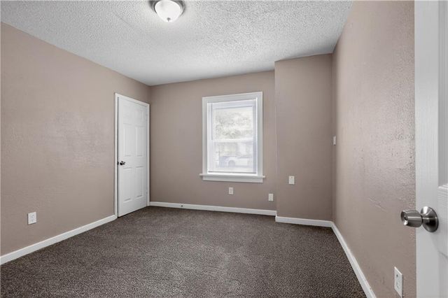 8309 E Gregory Boulevard, Kansas City, MO 64131