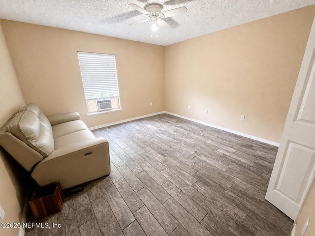 7249 OXFORDSHIRE Avenue, Jacksonville, FL 32219