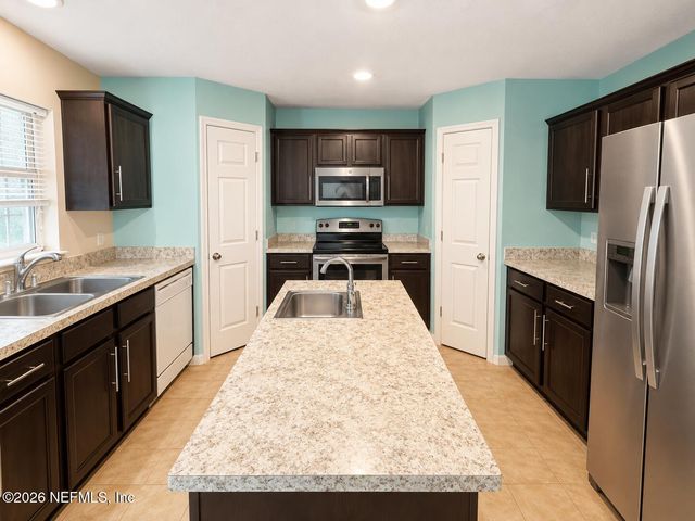 7249 OXFORDSHIRE Avenue, Jacksonville, FL 32219