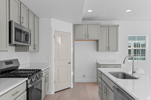 5647 N GOLDFINCH LN, Stansbury Park, UT 84074