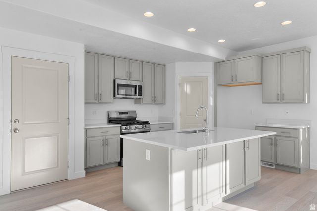 5647 N GOLDFINCH LN, Stansbury Park, UT 84074