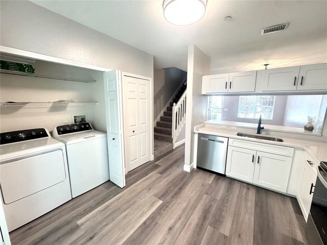 287 COUNTRYSIDE KEY BOULEVARD, Oldsmar, FL 34677