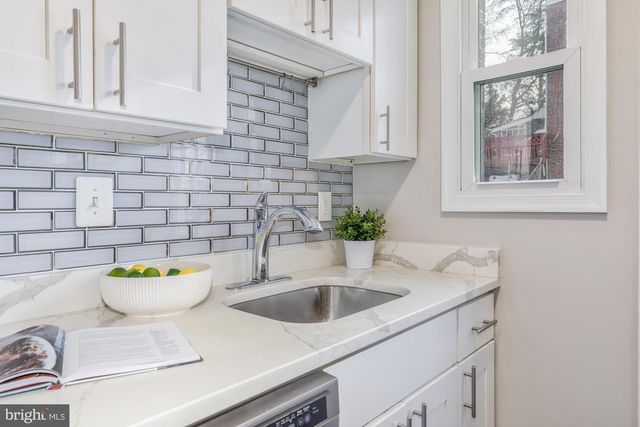 4003 AMES ST NE, Washington, DC 20019