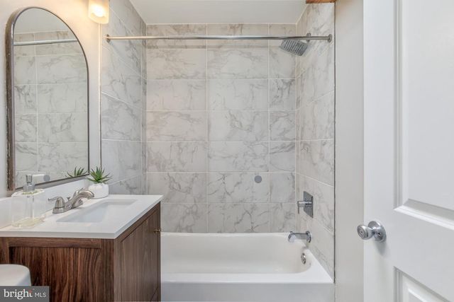 4003 AMES ST NE, Washington, DC 20019