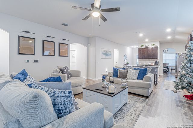 730 Pelican, San Antonio, TX 78221