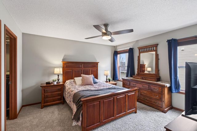 216 Arabian Avenue W, Shakopee, MN 55379