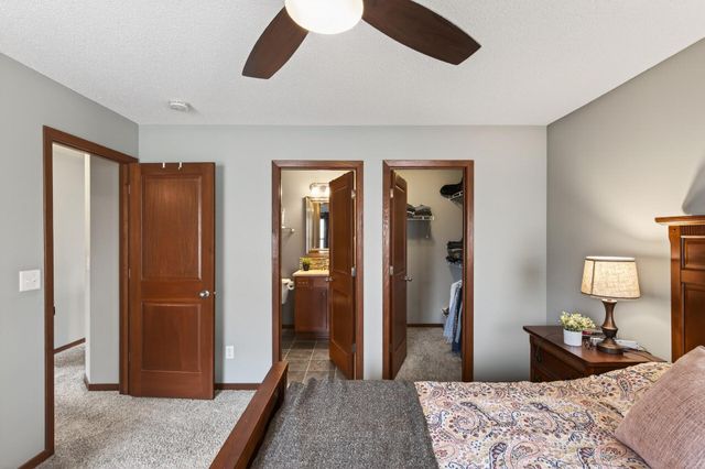 216 Arabian Avenue W, Shakopee, MN 55379