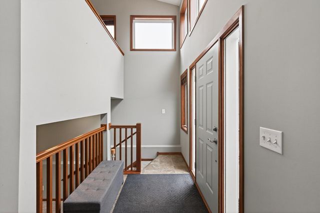 216 Arabian Avenue W, Shakopee, MN 55379