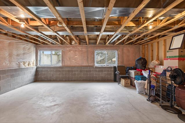 216 Arabian Avenue W, Shakopee, MN 55379